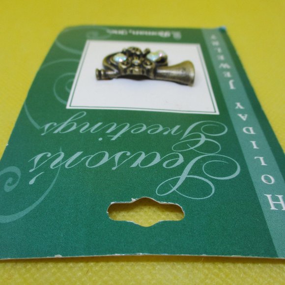 2002 Roman Inc. AB Rhinestone Trumpet Brooch Roman Inc Seasons Greetings Holiday - Picture 12 of 12